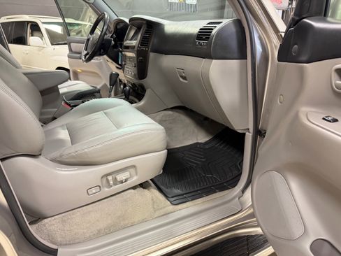 Used 2006 Toyota Land Cruiser image 21