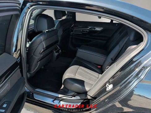 Used 2019 BMW 740i w/ M Sport Package RWD image 23