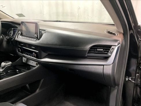 Certified 2023 Nissan Rogue SV image 13