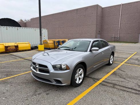 Used 2011 Dodge Charger SE image 1
