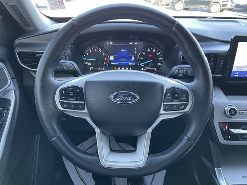 Used 2023 Ford Explorer XLT w/ Equipment Group 202A image 18