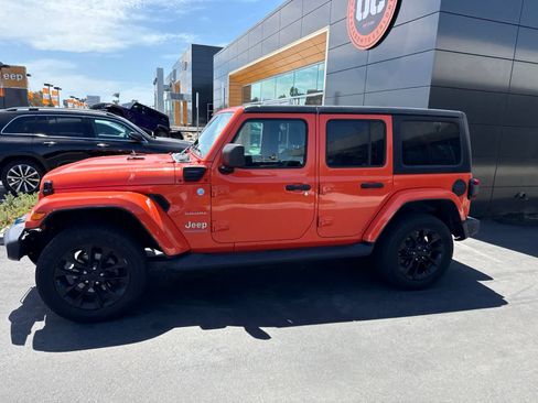 Used 2023 Jeep Wrangler Unlimited Sahara AWD/4WD image 19