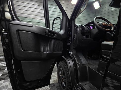 Used 2023 RAM ProMaster 1500 w/ Black Appearance Package FWD image 27