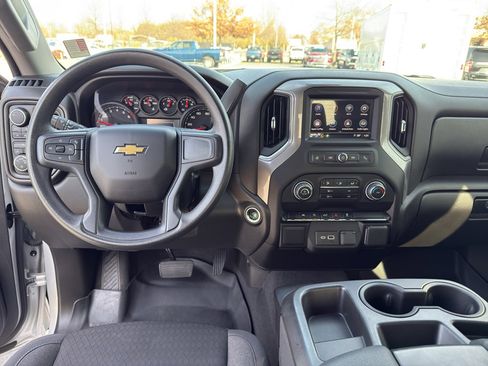 Used 2022 Chevrolet Silverado 1500 Custom image 24