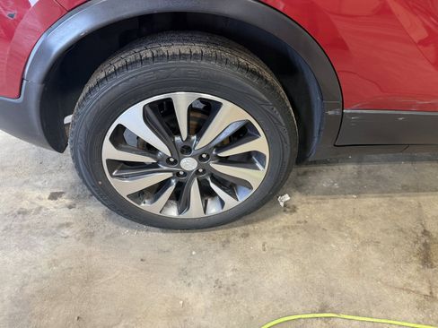 Used 2019 Buick Encore Essence AWD/4WD image 11