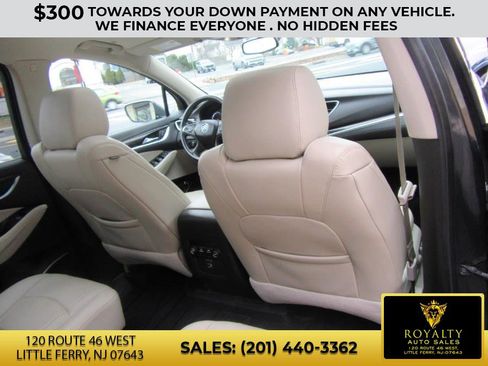 Used 2019 Buick Enclave Essence w/ LPO, Sport Appearance Package image 9