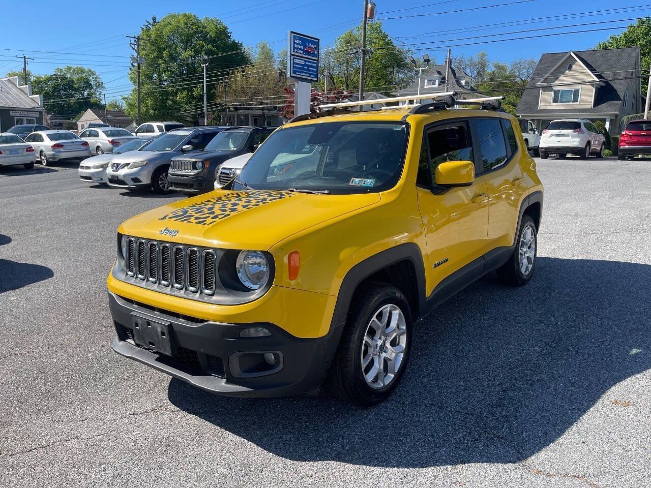 Used 2017 Jeep Renegade Latitude AWD/4WD image 2