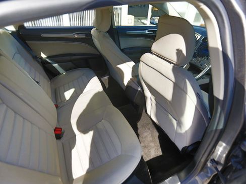 Used 2018 Ford Fusion S image 17