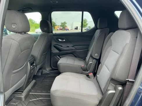 Used 2023 Chevrolet Traverse LT FWD image 33
