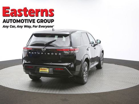 Used 2024 Nissan Pathfinder S image 39