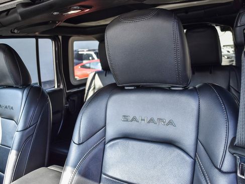 Used 2018 Jeep Wrangler Unlimited Sahara image 21