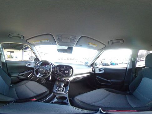 Used 2025 Kia Soul LX w/ LX Technology Package image 37