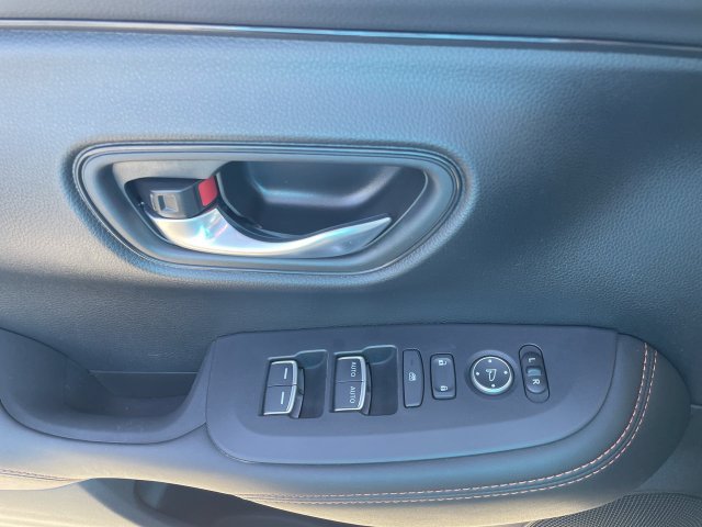 Used 2025 Honda HR-V Sport image 21