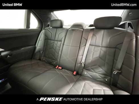 New 2026 BMW 750e xDrive w/ Premium Package image 21