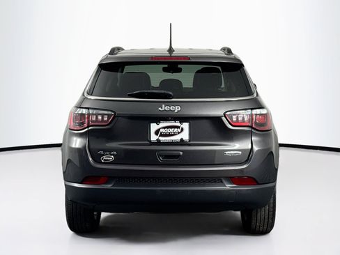 Used 2019 Jeep Compass Latitude w/ Cold Weather Group AWD/4WD image 14