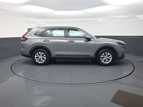 Used 2024 Honda CR-V LX image 2