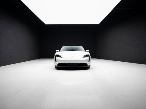 Used 2023 Porsche Taycan w/ Premium Package image 79