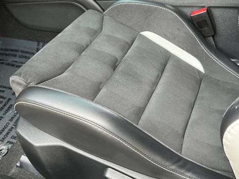 Used 2021 Ford Mustang Shelby GT500 w/ Carbon Fiber Track Pack RWD image 37