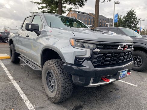 Used 2024 Chevrolet Silverado 1500 ZR2 w/ Technology Package image 2