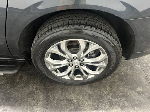 Used 2021 Buick Enclave Avenir w/ Avenir Technology Package AWD/4WD image 8