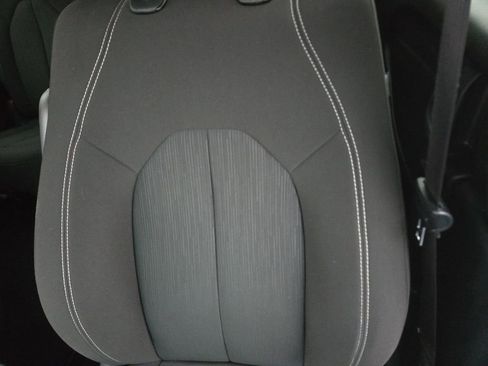 Used 2024 Chrysler Pacifica Touring image 19