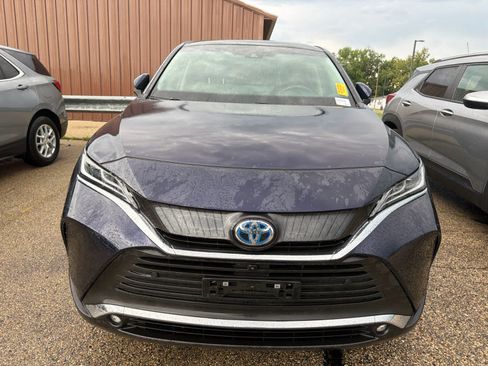 Used 2024 Toyota Venza Limited AWD/4WD image 2
