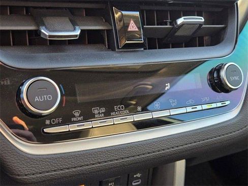 Used 2023 Toyota Corolla Cross XLE image 18