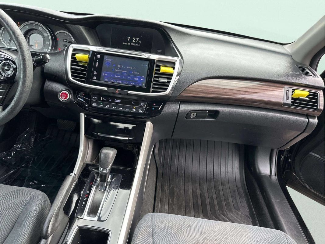 Used 2016 Honda Accord EX image 10