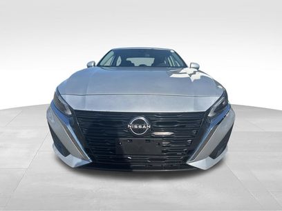 Used 2023 Nissan Altima 2.5 SV