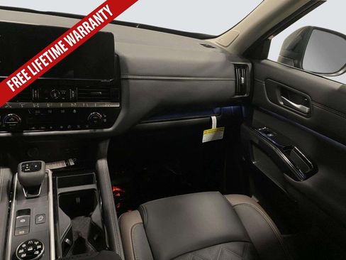 New 2026 Nissan Pathfinder Platinum w/ Cargo Package AWD/4WD image 24