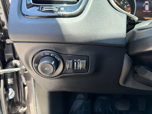 Used 2021 Jeep Compass Latitude AWD/4WD image 17