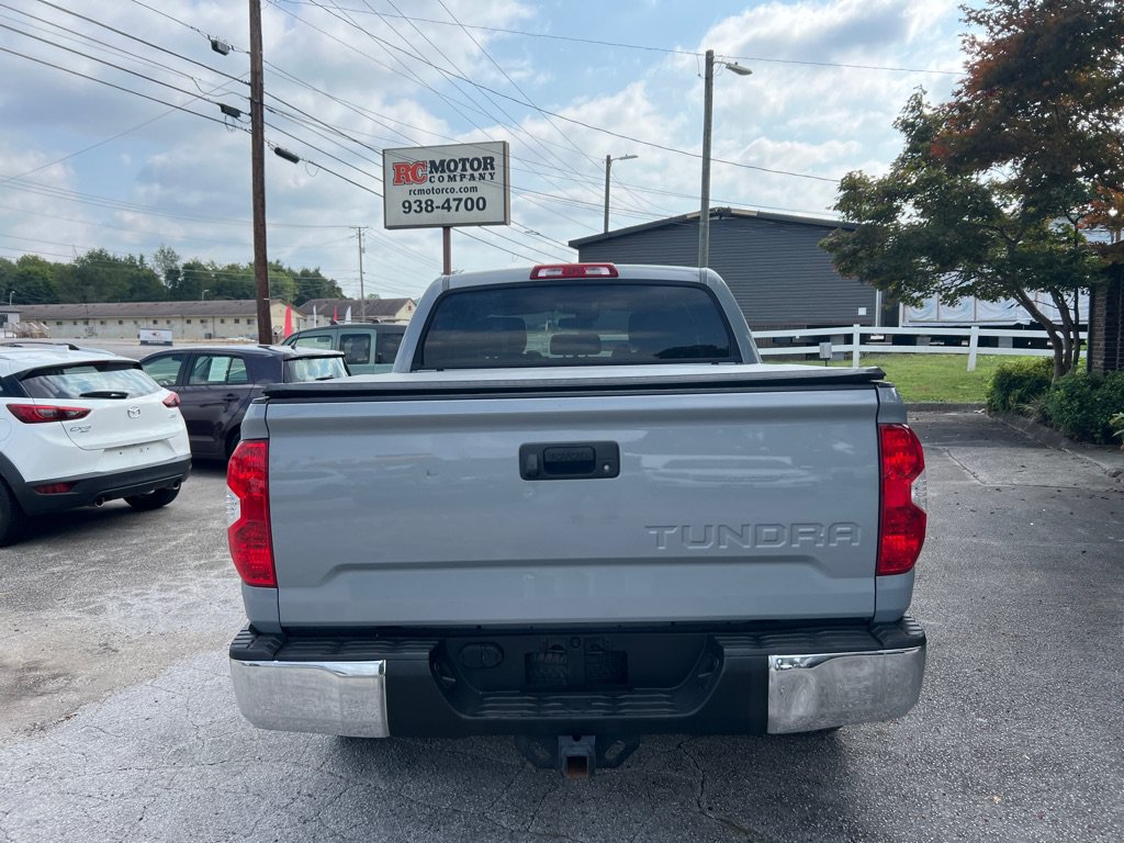 Used 2018 Toyota Tundra SR5 w/ SR5 Upgrade Package AWD/4WD image 3
