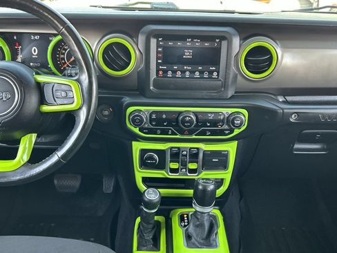 Used 2018 Jeep Wrangler Unlimited Sport S AWD/4WD image 19