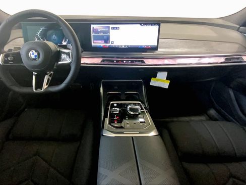 Used 2026 BMW 740i xDrive AWD/4WD image 5