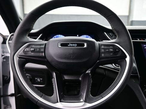 Used 2023 Jeep Grand Cherokee Altitude image 23