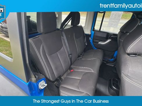 Used 2015 Jeep Wrangler Unlimited Rubicon w/ Connectivity Group image 52