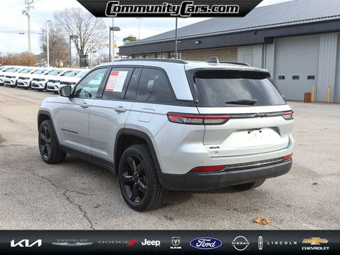 Used 2023 Jeep Grand Cherokee Altitude image 5