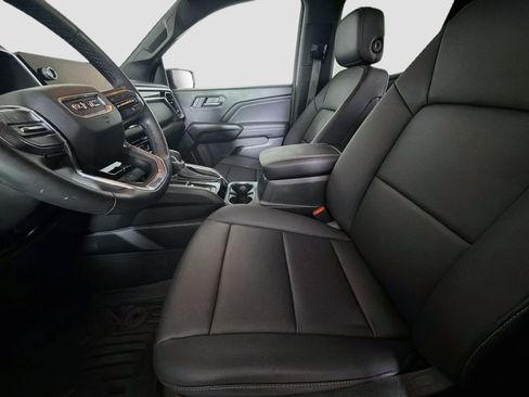 Used 2024 GMC Canyon Elevation w/ Elevation Premium Package RWD image 13