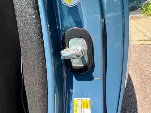 Used 2007 Saturn Sky RWD image 16