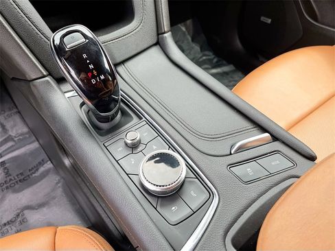 Used 2024 Cadillac XT5 Premium Luxury image 17