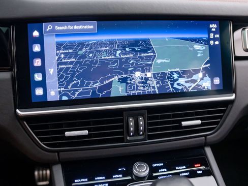 Certified 2023 Porsche Cayenne GTS AWD/4WD image 22