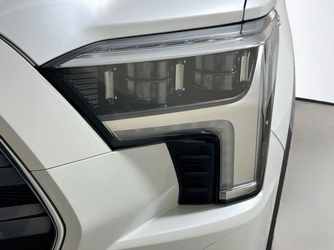 Used 2025 Toyota Sequoia Limited AWD/4WD image 11