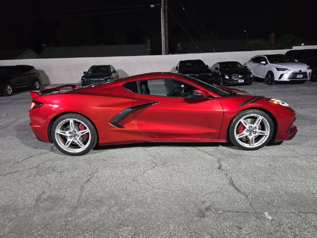 Used 2021 Chevrolet Corvette Stingray Preferred Cpe w/ Z51 Performance Package RWD image 2