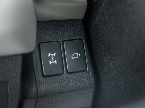 Used 2015 Toyota RAV4 Limited image 38