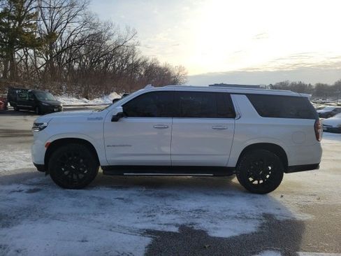 Used 2023 Chevrolet Suburban High Country image 47