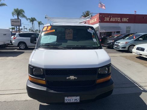 Used 2007 Chevrolet Express 2500 w/ Power and Light Package RWD image 3