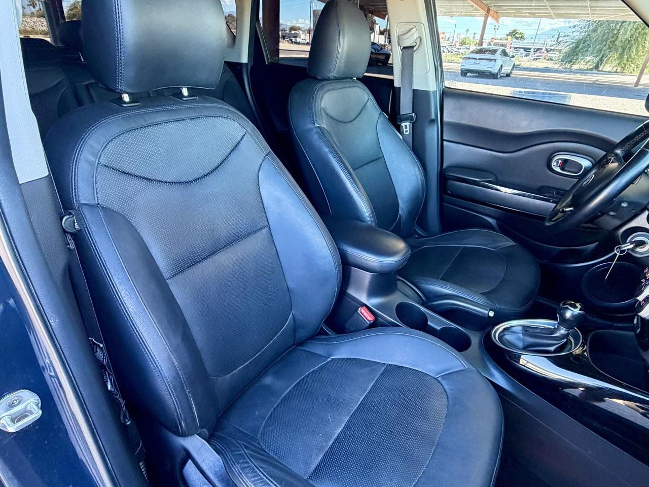 Used 2016 Kia Soul ! FWD image 15
