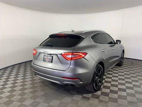 Used 2019 Maserati Levante GranLusso AWD/4WD image 3