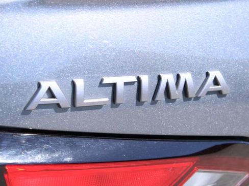 Used 2024 Nissan Altima 2.5 SR FWD image 8