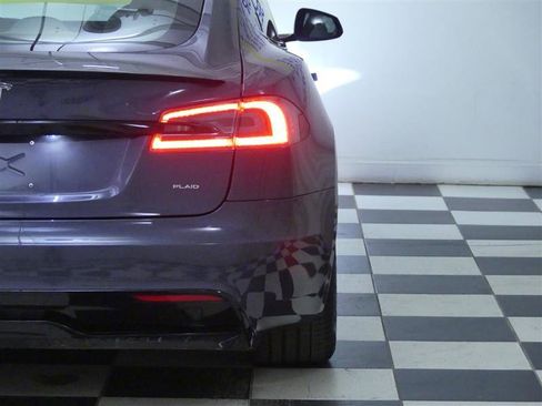 Used 2021 Tesla Model S Plaid image 28